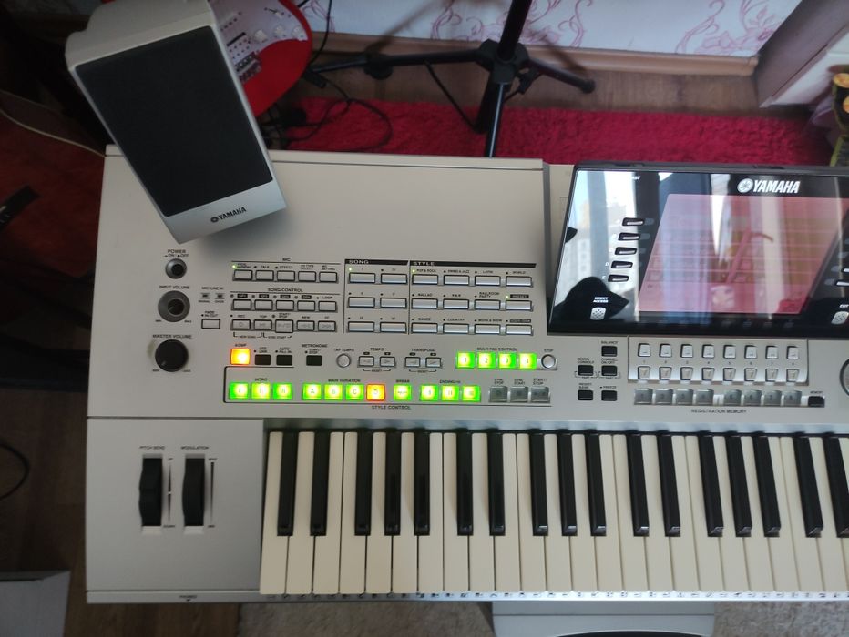 Синтезатор Yamaha Tyros 1