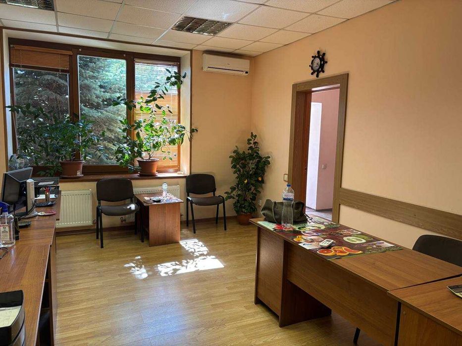 Продам овощебазу склады 1400м2 земля 1 га собственность, возле трассы