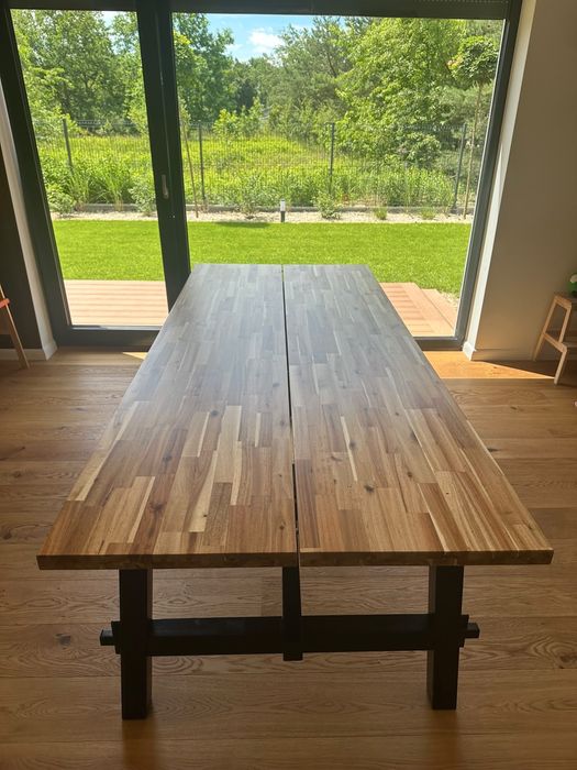 Stół drewniany SKOGSTA z Ikea