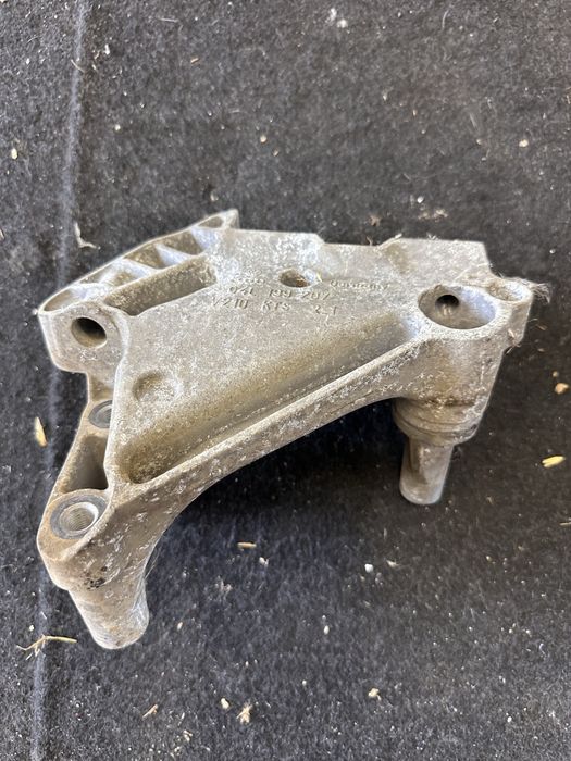 Łapa silnika 1.6 tdi 2.0 tdi vw leon golf