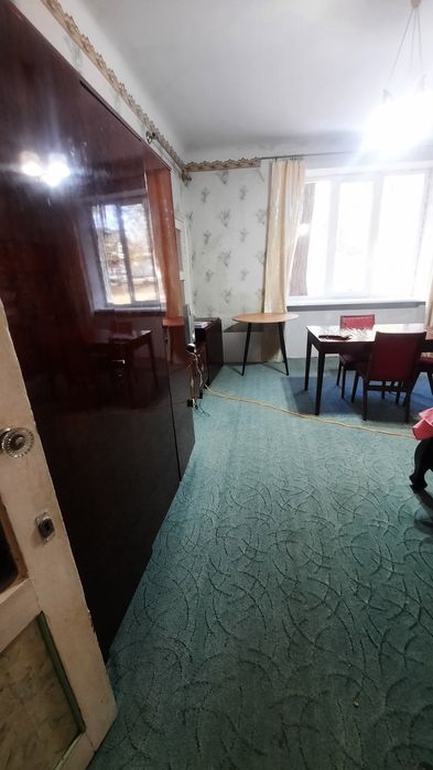 Продам 3-х комнатную сталинку. Центр. D E.