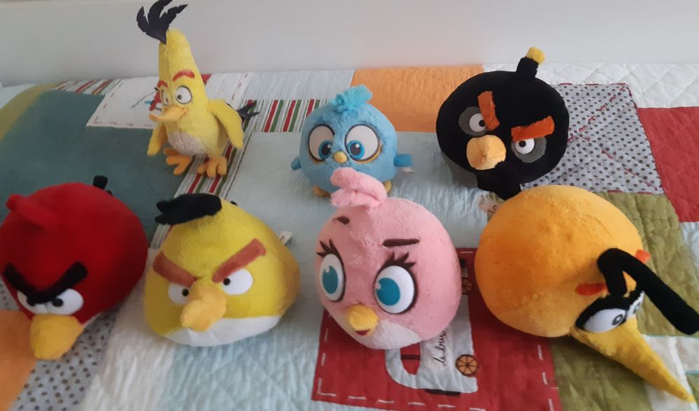 Peluches dos Angry Birds.