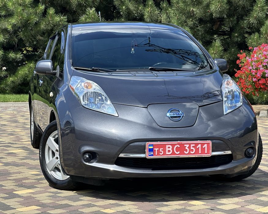 Nissan Leaf продається електромобіль Нісан Ліф в дуже хорошому стані, чистий , доглянутий , без технічних вкладень