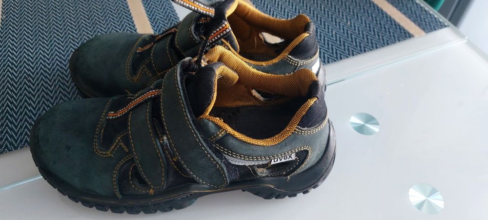 Спецвзуття Uvex з сталевим носком