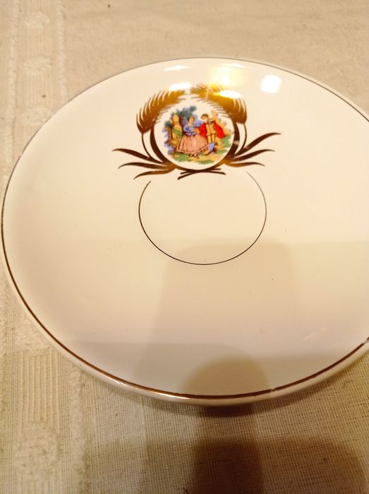 Vendo pratos antigos