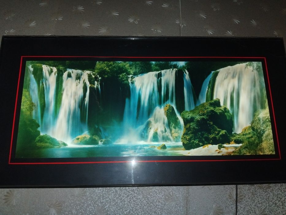 Картина с подсветкой и движением