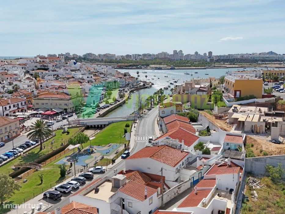 Casa Térrea T2 com Quintal em Ferragudo com Grande Potencial, Para ...
