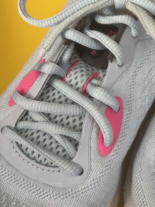 Under Armour кроссовки на девочку