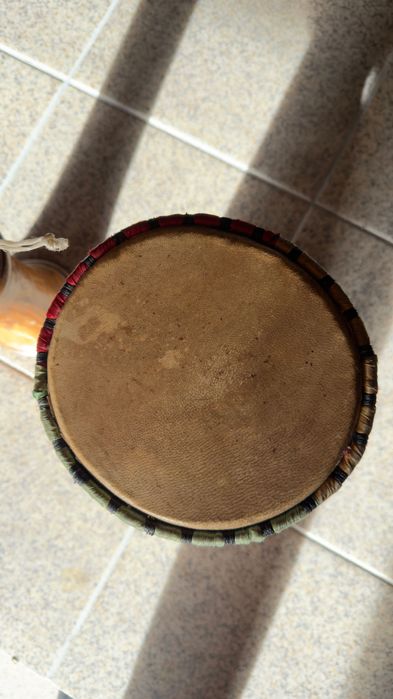 Par de Djembes Artesanais (Percussão)