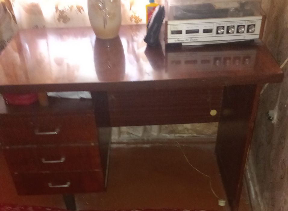 Письменный стол!