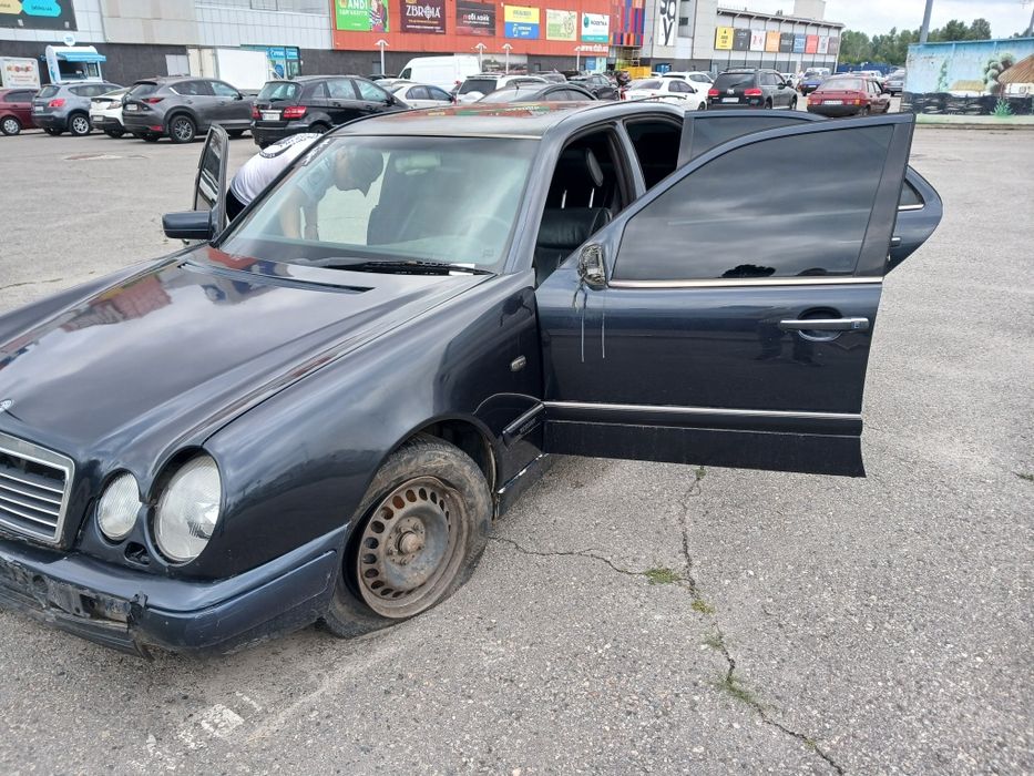 Mercedes-Benz E-Class 1996