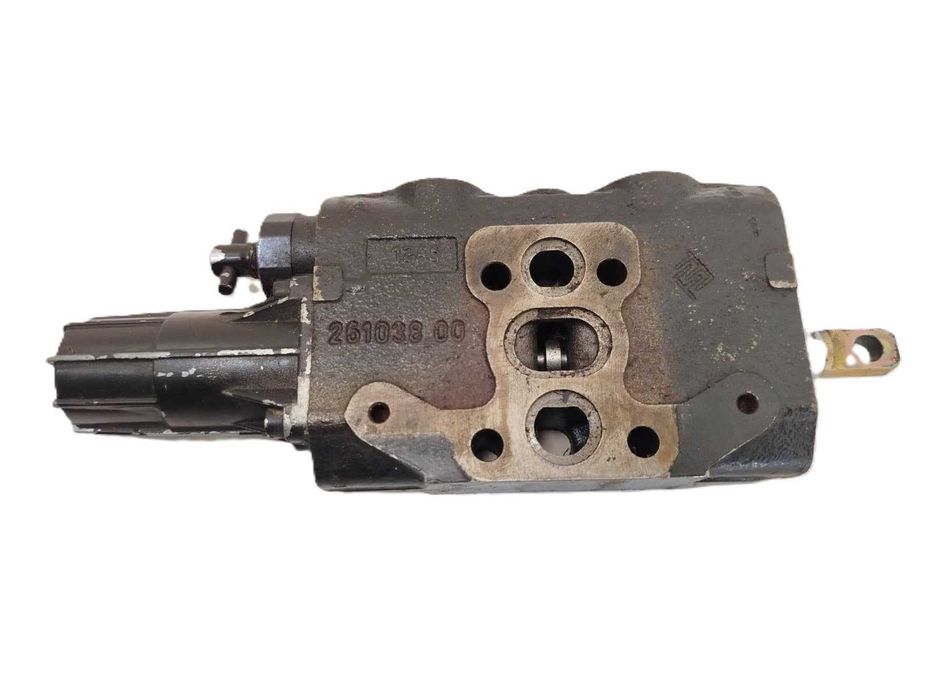 Sekcja rozdzielacza blok hydrauliczny Massey Ferguson Claas 261038.00