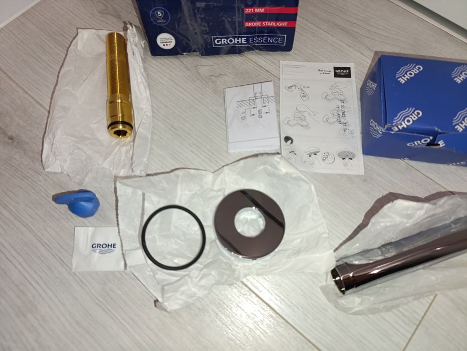 GROHE ESSENCE wylewka wannowa ścienna chrom