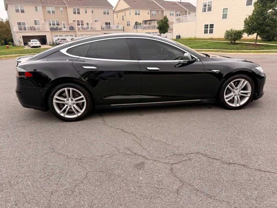 Tesla Model S Performance      2013