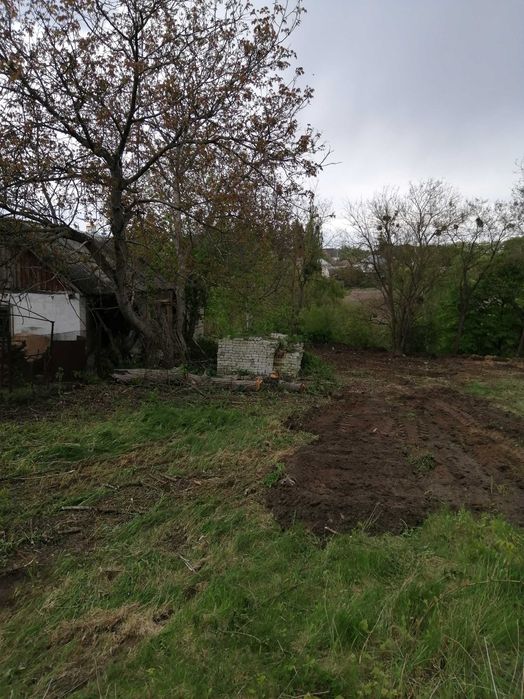 Земельна ділянка з времянкою