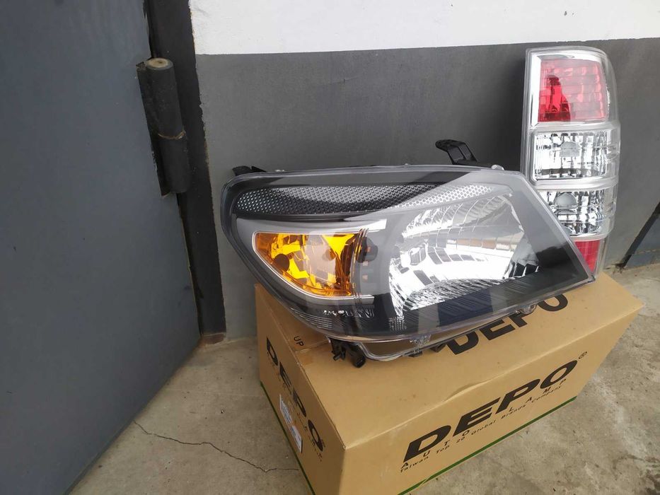 Бампер передній FORD RANGER 09-12 роки ФОРД РEНДЖЕР капот решітка фари фара форд рейнджер Ренжер