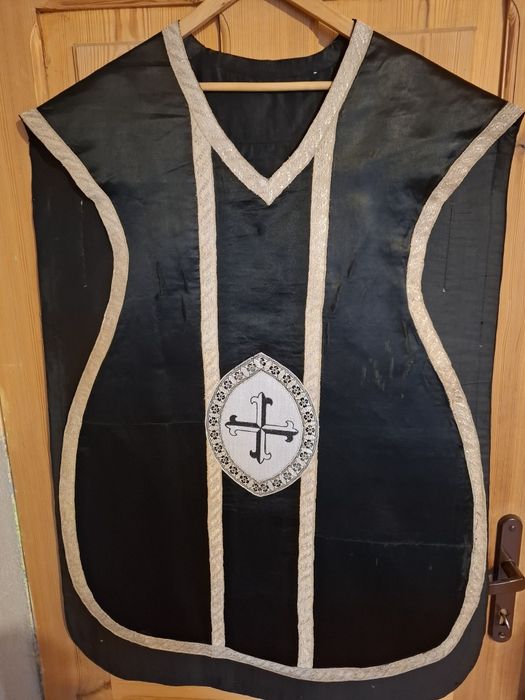 Ornat rzymski haftowany