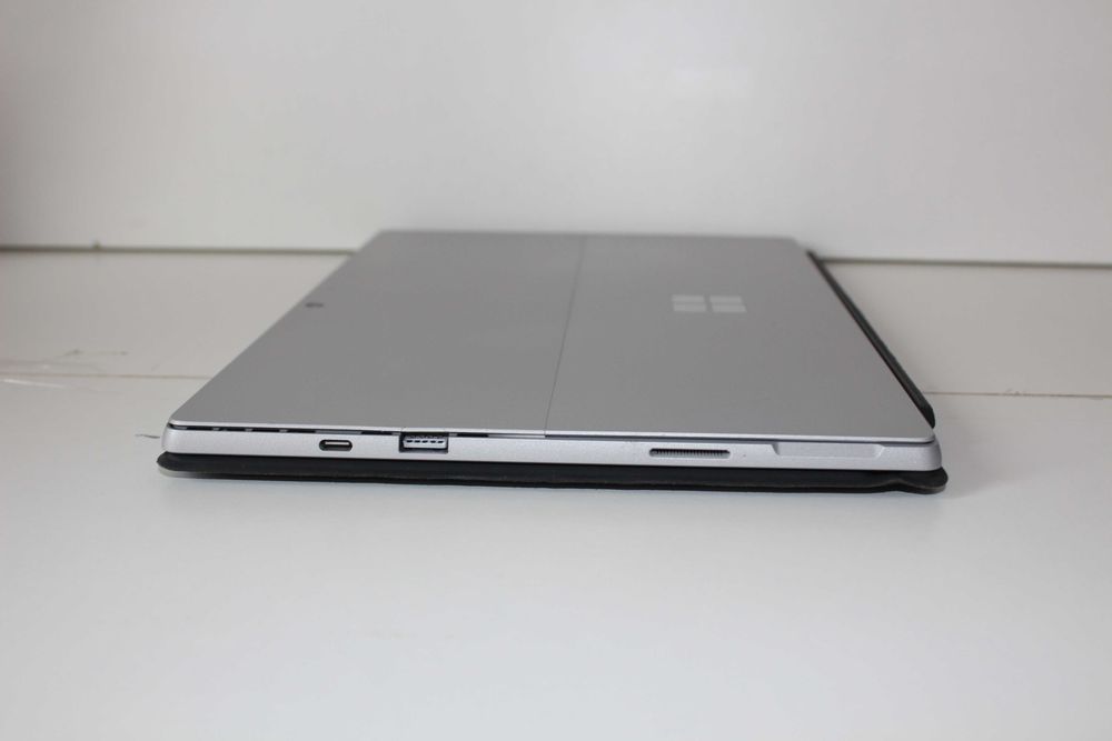 Microsoft Surface Pro 7+ Intel i5-1135G7 12.3" IPS 16/256GB