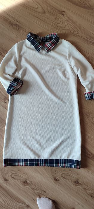 Elegancka grubsza sukienka biała z kołnierzykiem w kratkę rozmiar S