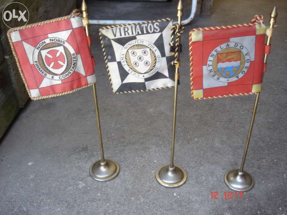 Galardetes de vários quarteis de tropa