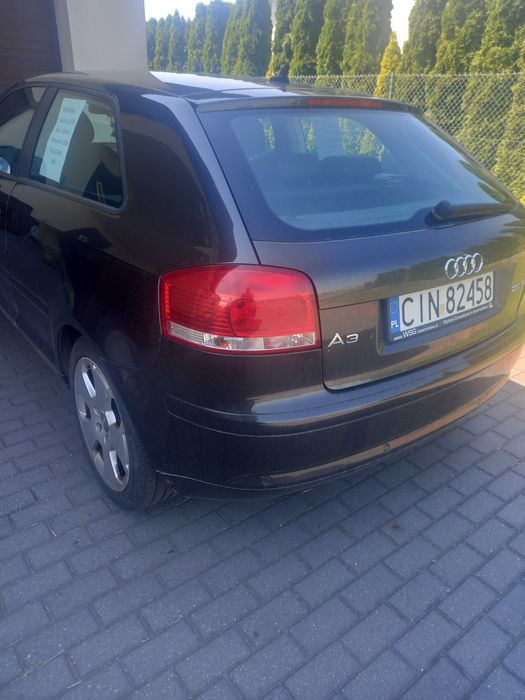 Samochod audi 3 osobowe