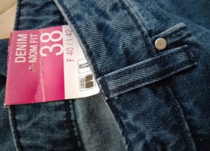 Nowe jeansy damskie roz 38/40