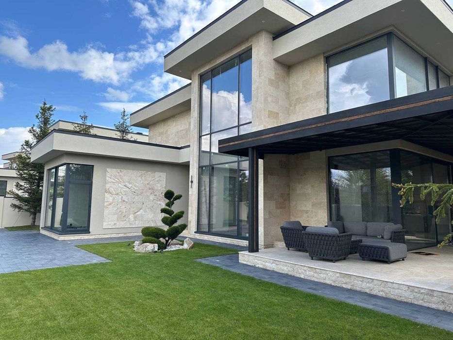 Продаж елітного, сучасного будинку у КМ RIVIERA в с. Сокільники