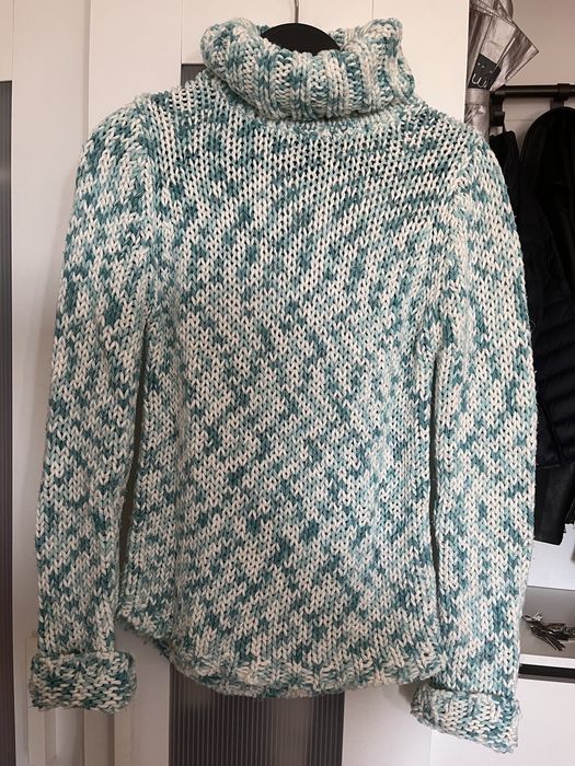 Sweter z golfem Guess