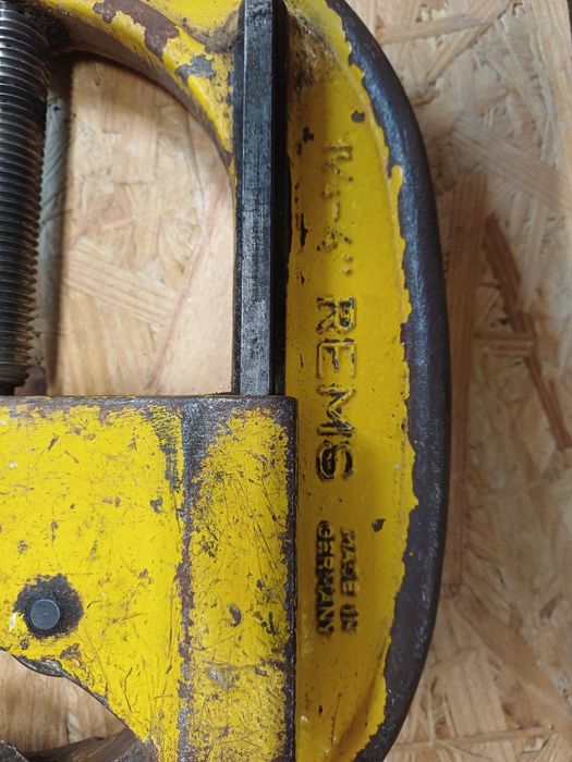 Obrotowy obcinak do rur stalowych REMS. 5/4 - 4 "