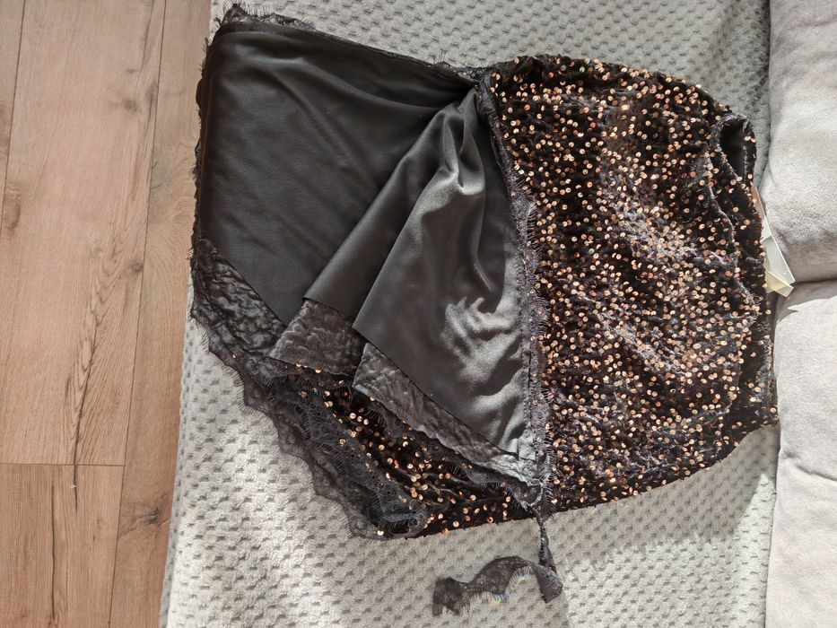 Spódnica cekinowa welurowa asymetryczna koronka złota czarna s m L XL