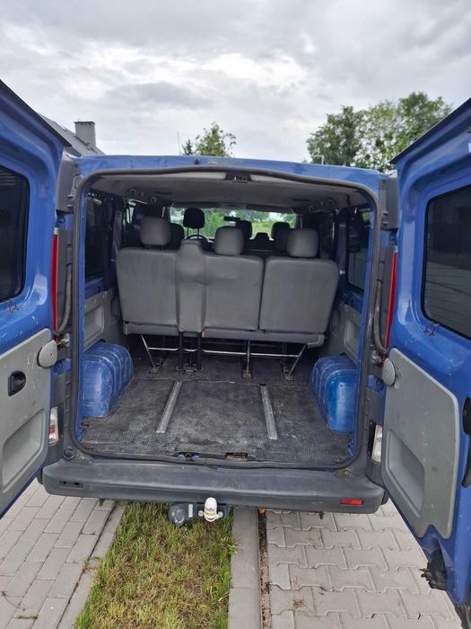 Renault Trafic 2.0 dci 9 osobowy long