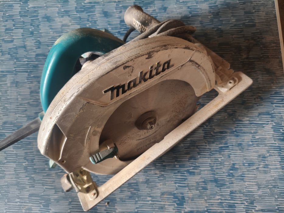 Makita hs0600 piła ciesielska pilarka 270mm