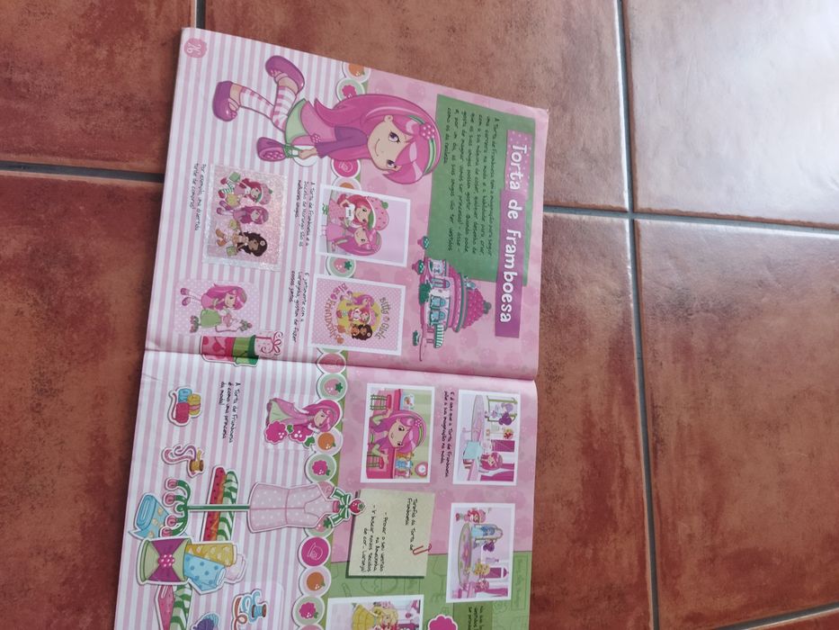 Caderneta de cromos panini docinho de morango