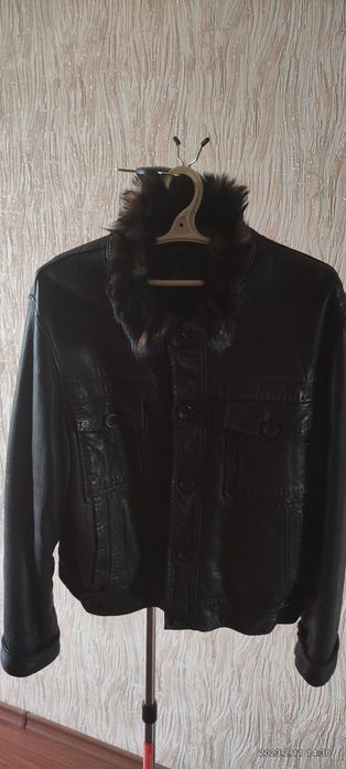 Курточка кожаная