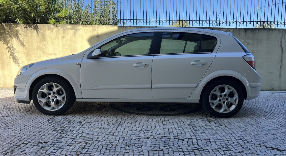 Opel Astra Cosmo Poucos Quilómetros