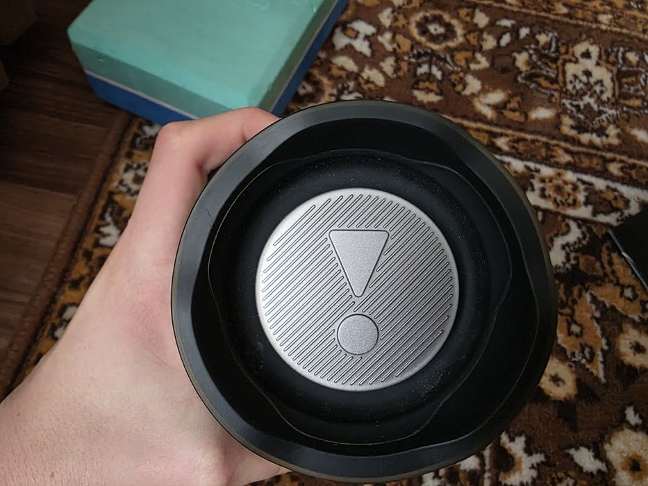 Jbl charge 4  на запчасти