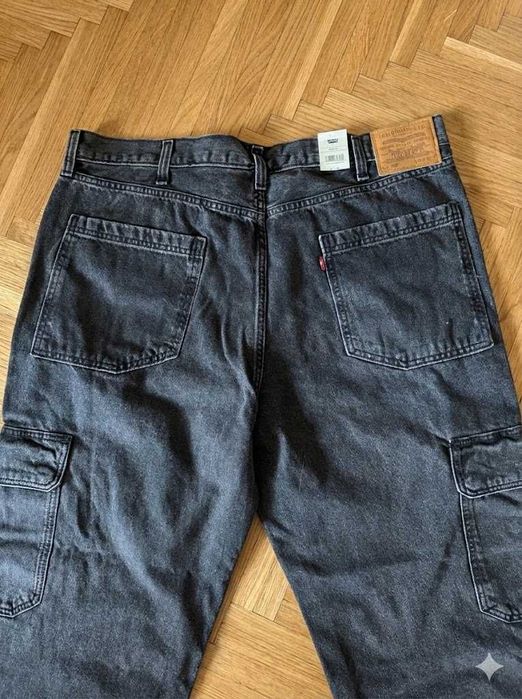 Нові джинси Levis.