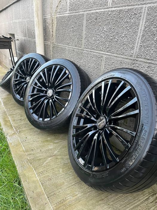 Диски з шинами.        .