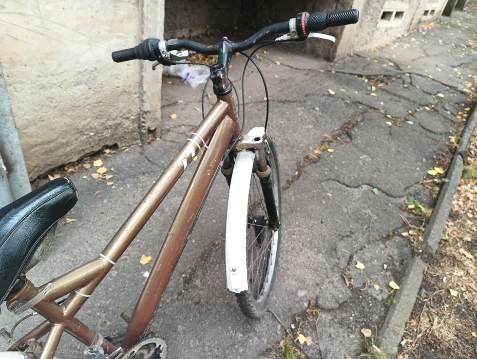 Продаю велосипед (гірський) прогуличний
Гірський тип, колеса 26"
Легка