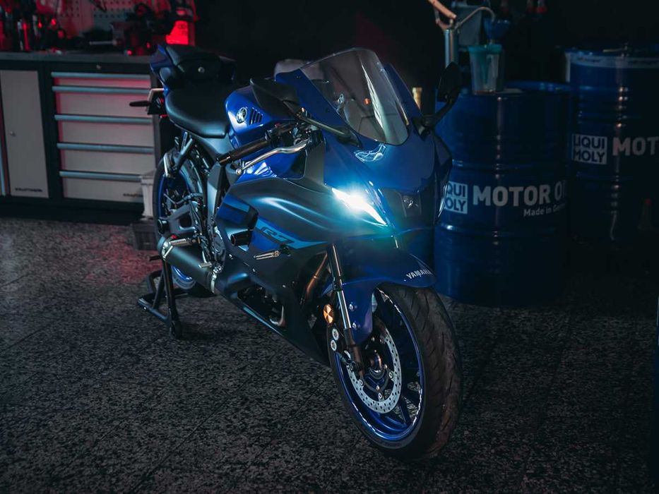 Yamaha R7 de 2024 em estado Irrepreensível. Linha Leo Vince. Extras