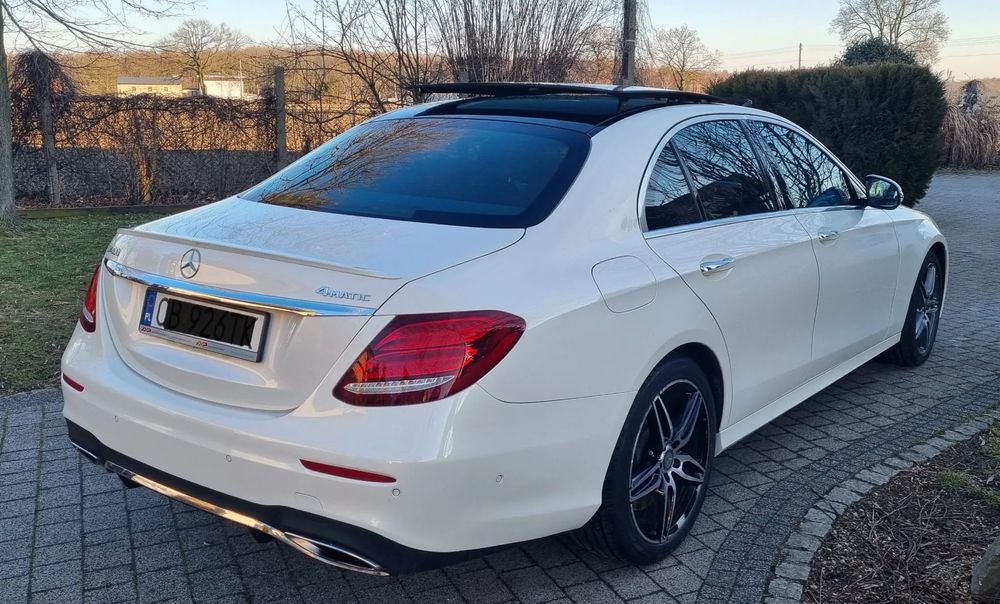 Mercedes-Benz Klasa E AMG pakiet Mega wyposażenie Biała perła