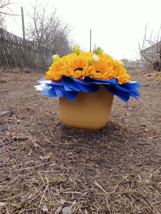 Квіти з атласної стрічки