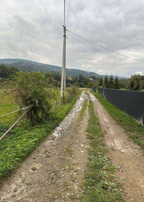 Продається незавершений будинок із земельною ділянкою 25 соток