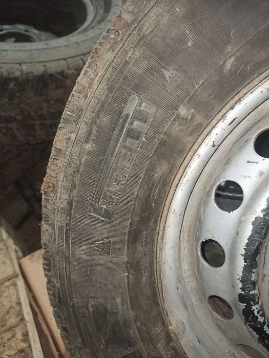 Резина з дисками