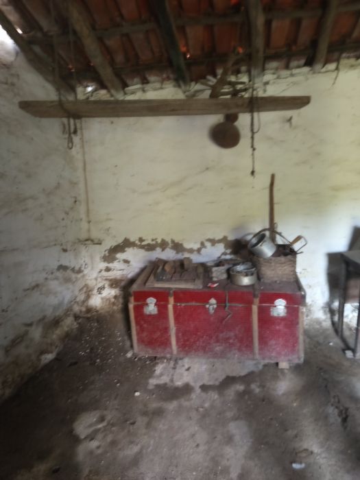 Vendo uma casa em sequeiros