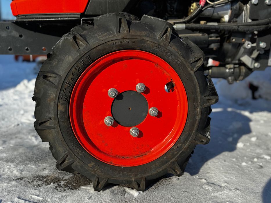 Комплект трактор Hinomoto HM 275 + лопата для снігу і щітка