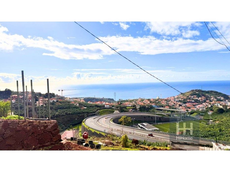 Terreno Agrícola com 7745m² em Câmara de Lobos