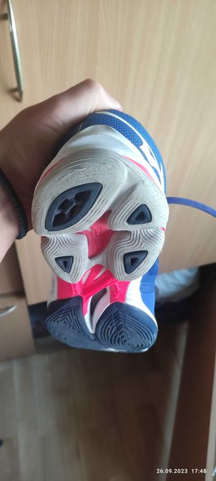 Волейбольные кроссовки mizuno 42-43