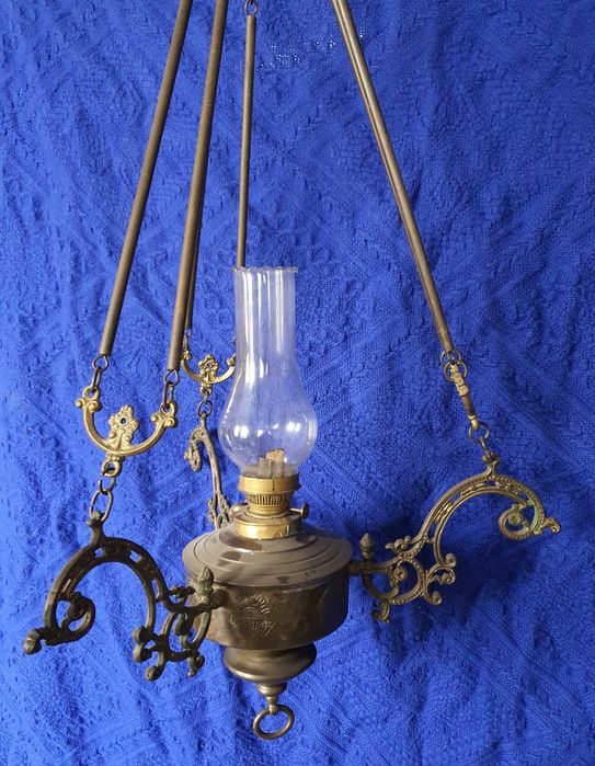 Mosiężna lampa naftowa