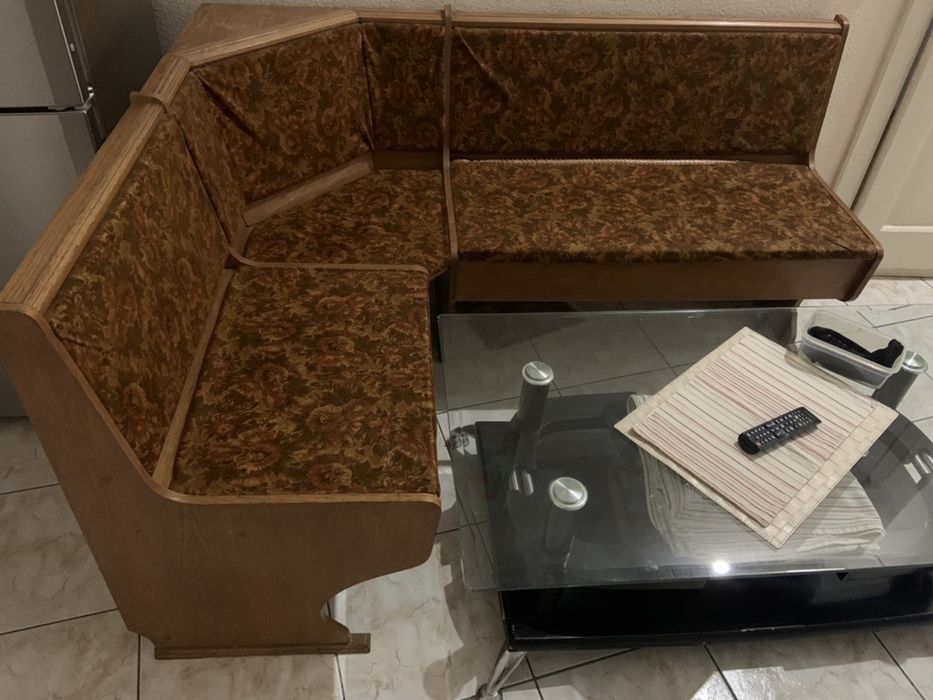 Дубовый стол + уголок + журнальный стеклянный стол+ стул ( дуб)